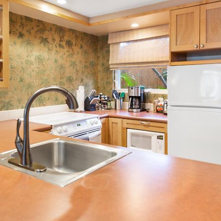 Lotus Suite, 1 Bedroom, Sleeps 4, Pool & Bbq, Pre-Renovation Summer Sale Kihei Luaran gambar