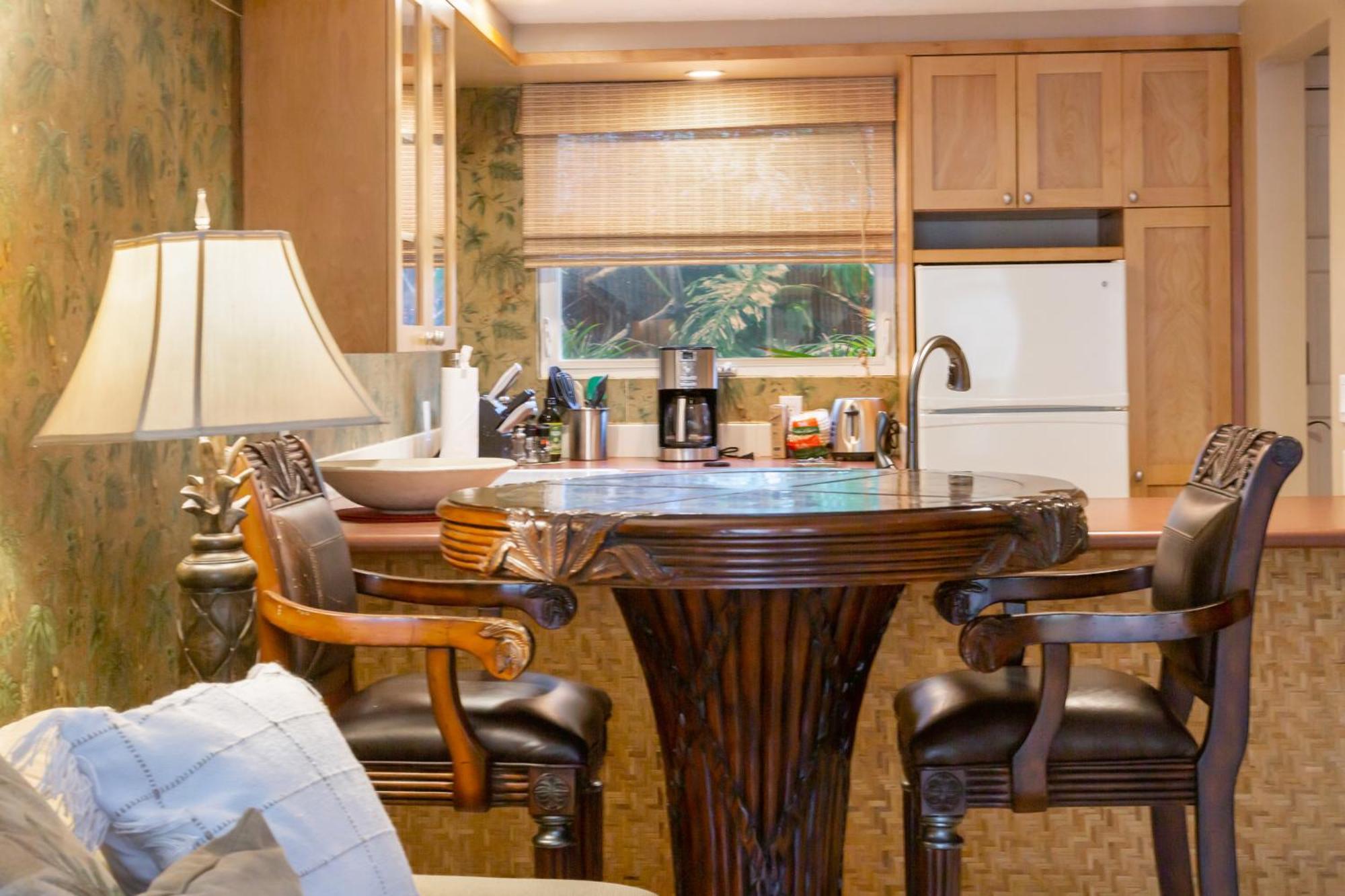Lotus Suite, 1 Bedroom, Sleeps 4, Pool & Bbq, Pre-Renovation Summer Sale Kihei Luaran gambar