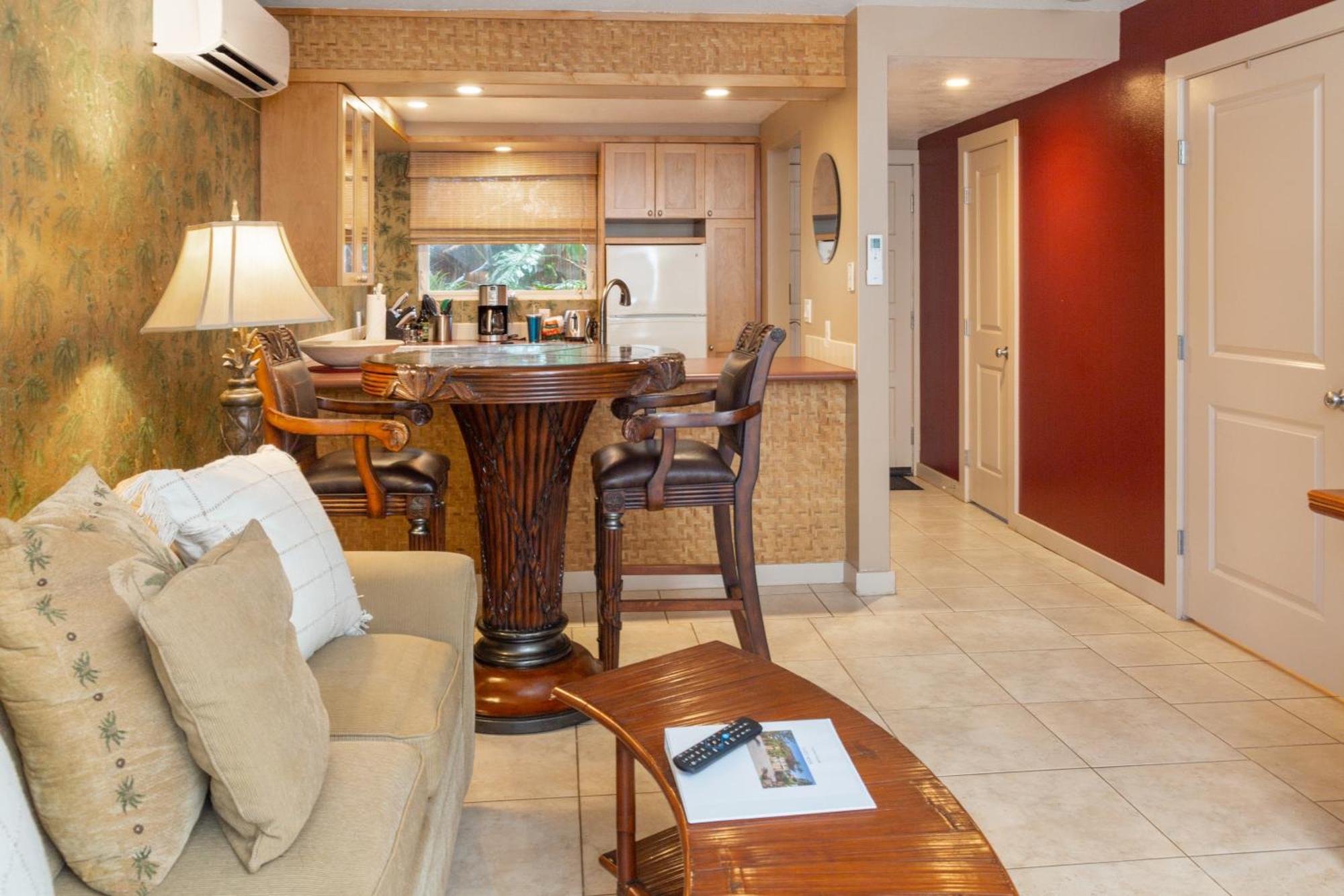 Lotus Suite, 1 Bedroom, Sleeps 4, Pool & Bbq, Pre-Renovation Summer Sale Kihei Luaran gambar